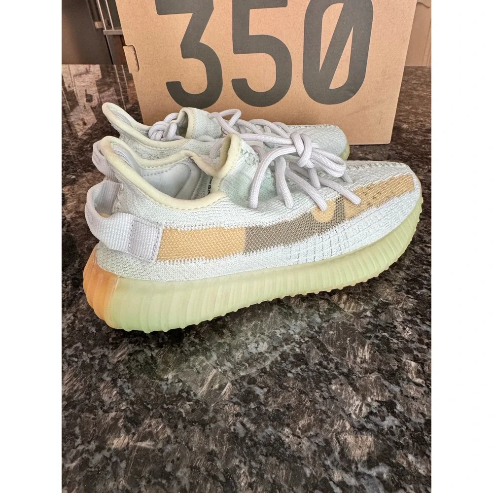 Adidas Yeezy Boost 350 V2 Hyperspace EG7491 Mens Size 6.5 Pale‎ Blue Green Gum